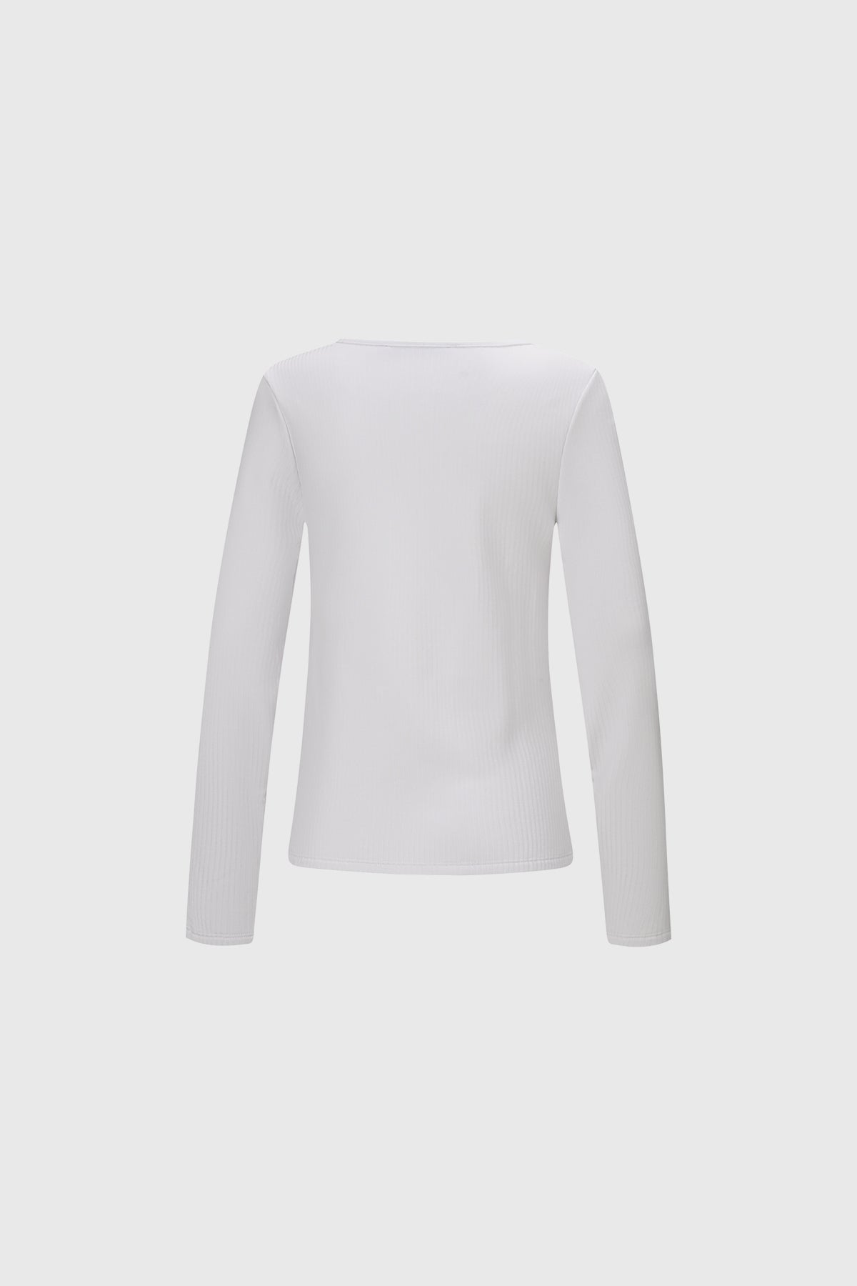 Camiseta térmica blanca de mujer con manga larga y cuello redondo diseño liso ideal para el invierno