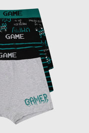 Boxer niño tripack verde liso con estampados de temática gamer en cintura y parte frontal letras PLAY GAME y GAMER