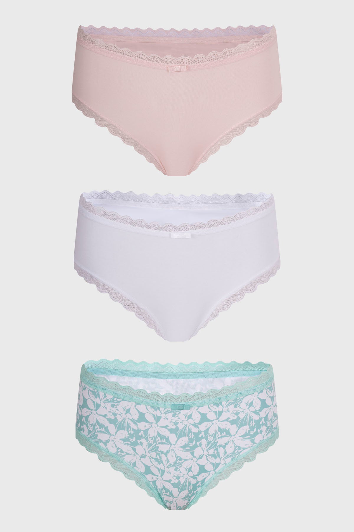Calzón mujer tripack en tonos rosado y blanco con encaje y diseño floral