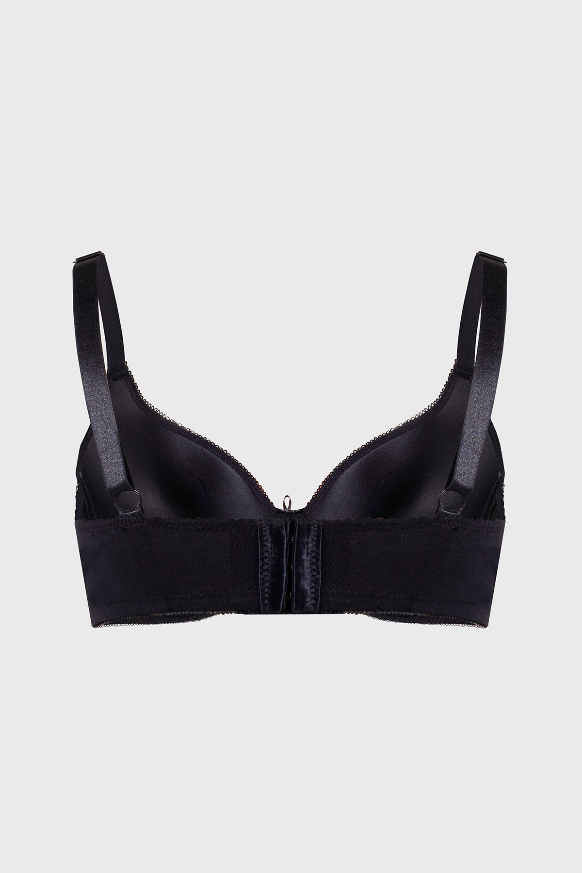 Sostén negro de mujer con copa soporte y detalle de lazo frontal