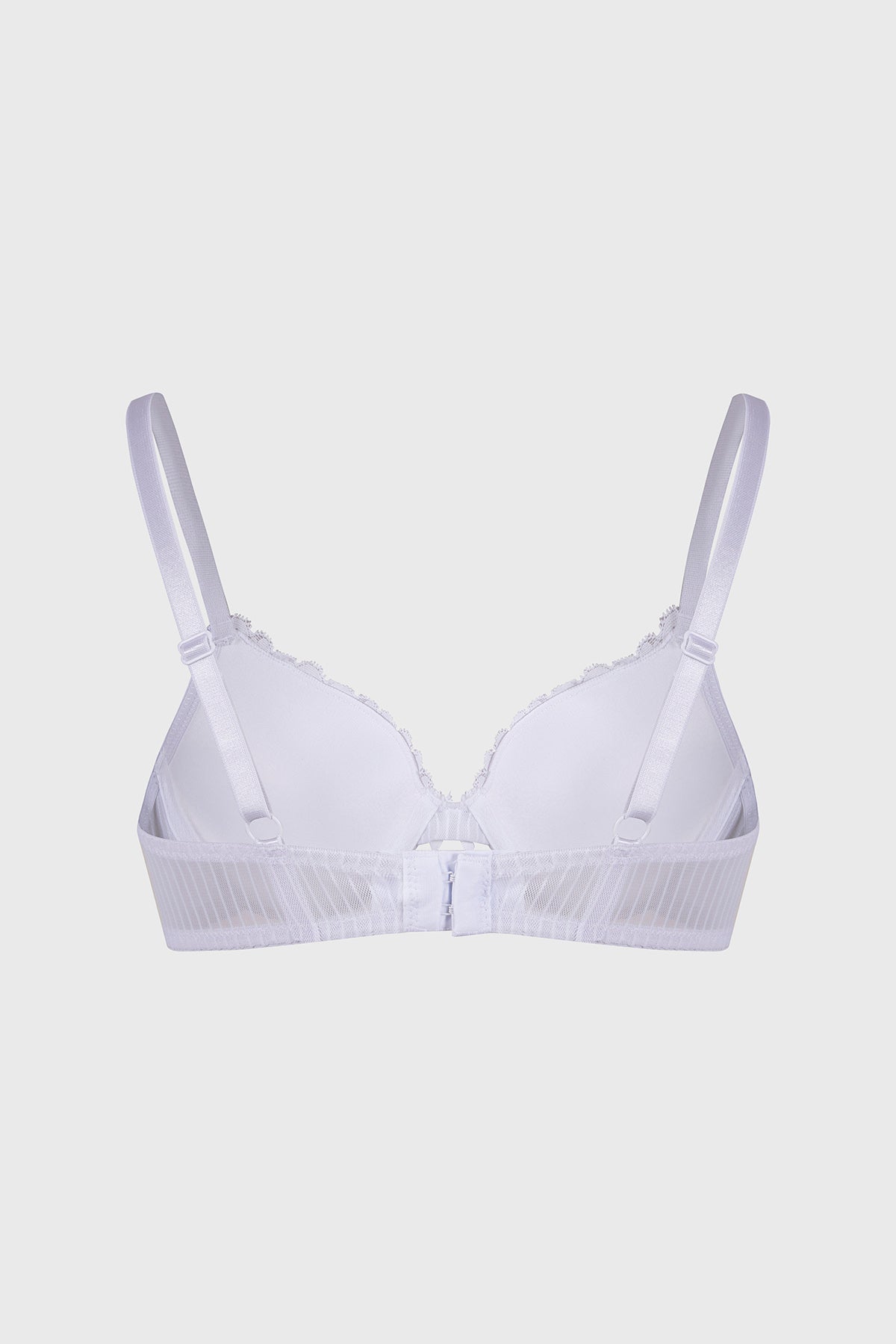 Sostén mujer blanco con encaje en la copa y tirantes ajustables