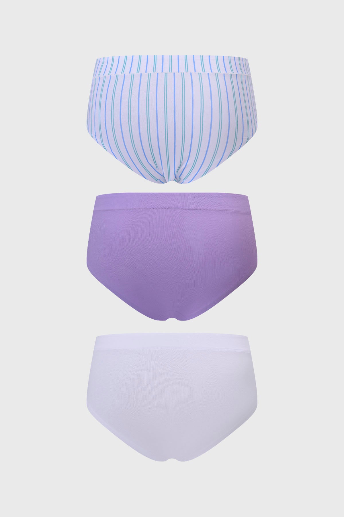 Tripack de calzones de mujer tiro alto en azul con uno a rayas azules otro lila liso y otro blanco liso