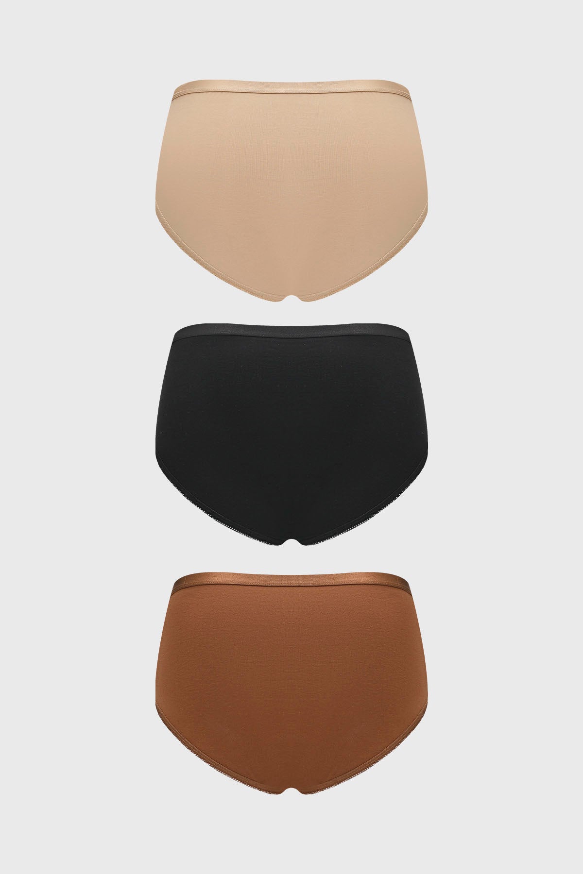 Calzones mujer tiro alto café en tripack con detalle de encaje lateral diseño liso en tonos beige negro y marrón