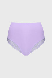 Calzón lila de tiro alto con detalle de encaje en la parte inferior estilo elegante y delicado
