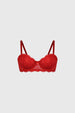 Sostén strapless rojo con encaje detallado en toda la prenda sin estampa visible elegante y sofisticado