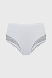 Calzón blanco de mujer tiro alto con encaje en los laterales y diseño liso elegante y cómodo