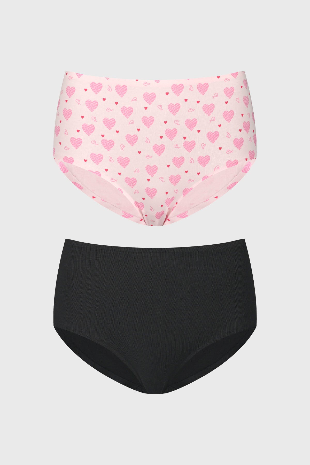 Calzón bipack mujer pantaleta tiro alto palo rosa con diseño de corazones pequeños en fondo claro y prenda lisa negra
