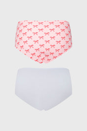 Bipack de pantaletas tiro alto en rojo con estampado de lazos en todo el frente y diseño liso en la otra prenda