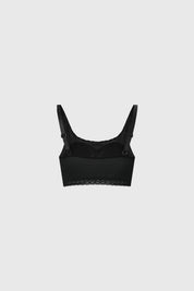 Sostén negro de mujer con detalle de encaje en el borde inferior sin estampa diseño elegante y minimalista