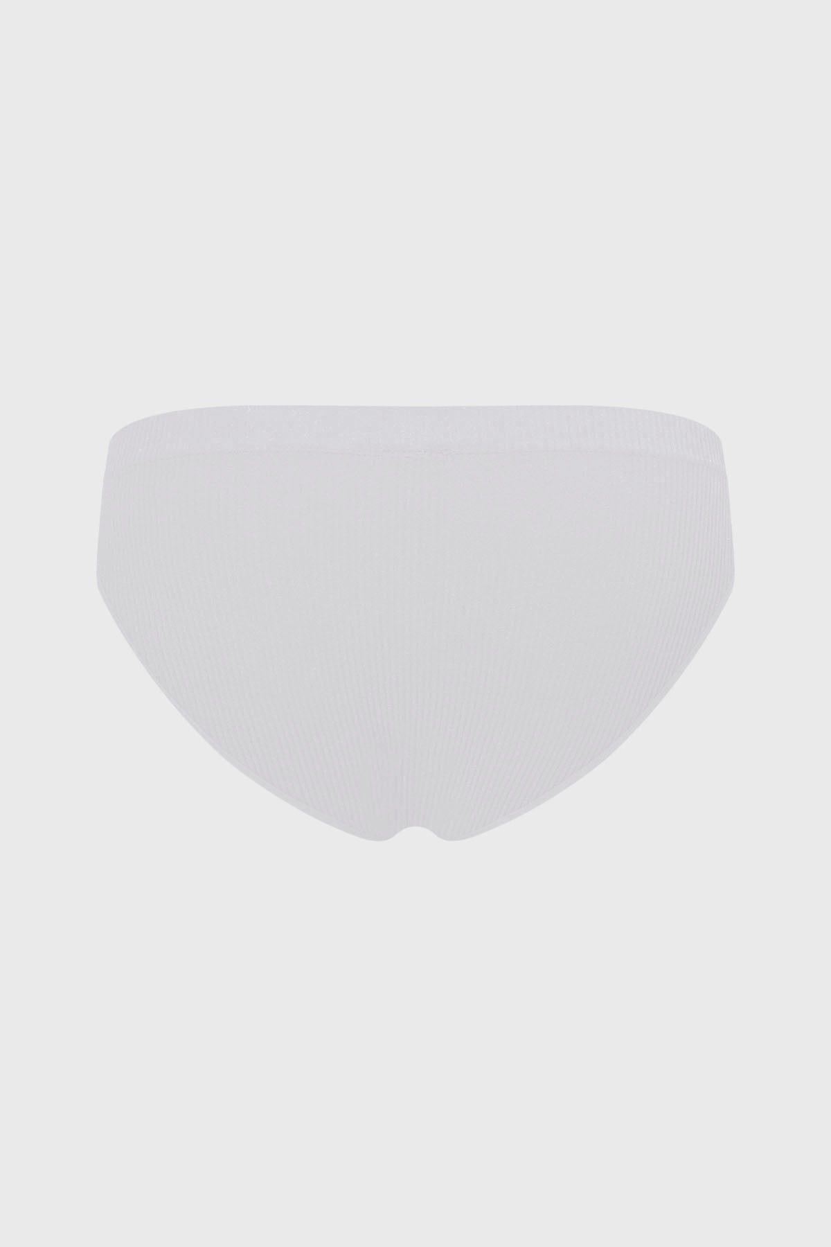 Calzón bikini blanco liso con diseño acanalado en tela suave y elástica