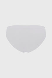Calzón bikini blanco liso con diseño acanalado en tela suave y elástica