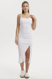 Vestido largo blanco con tirantes delgados y abertura lateral sin estampa lisa y elegante para un look veraniego