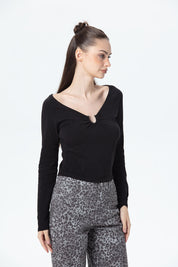 Polera Mujer Aplicación Escote Negro