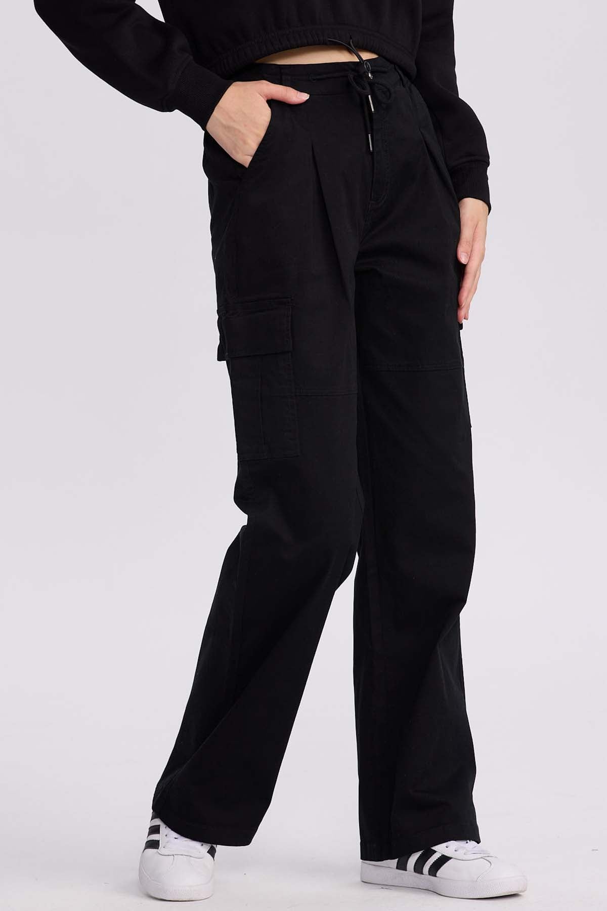 Pantalón Mujer Cargo Pinzas Negro
