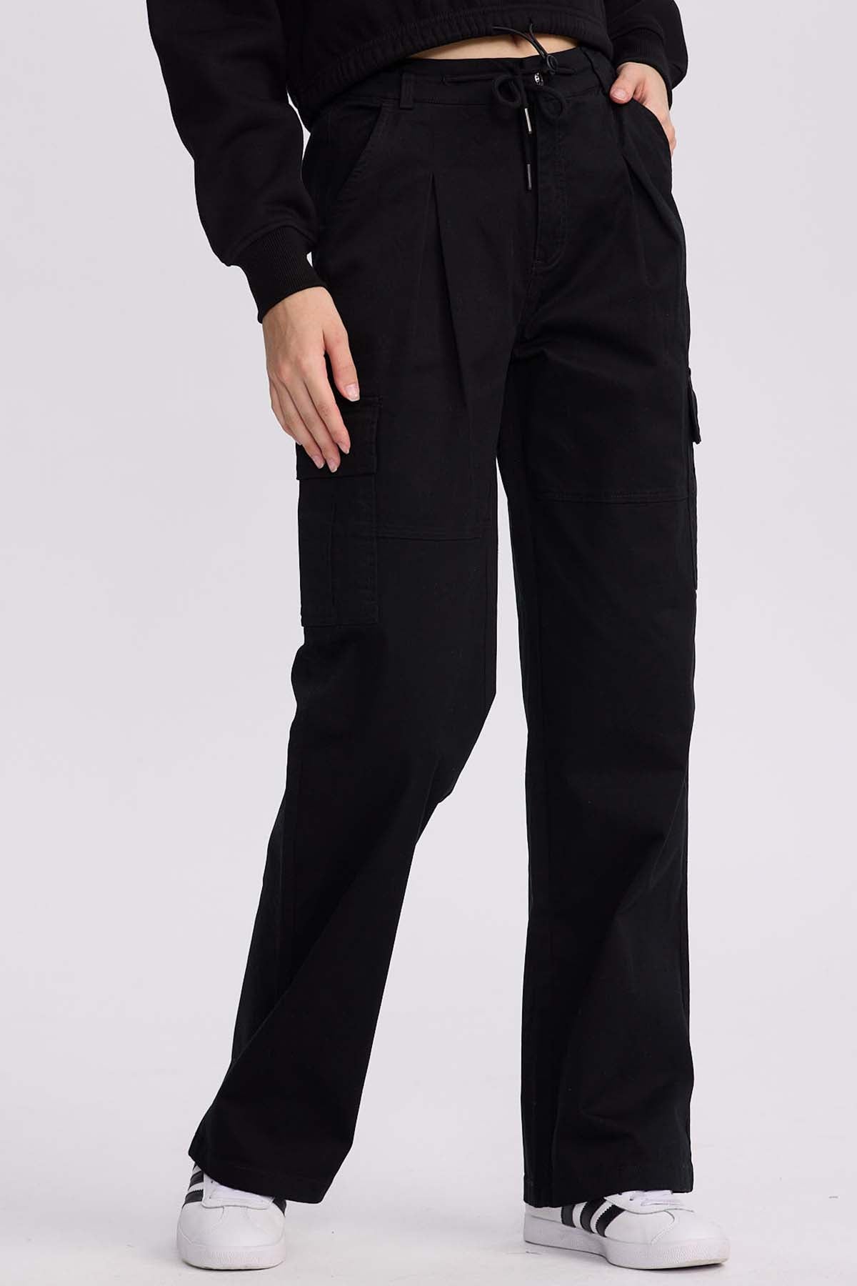 Pantalón Mujer Cargo Pinzas Negro