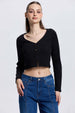 Sweater mujer negro con botones estilo juvenil