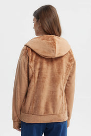 Chaqueta de polar café para mujer con capucha y cierre frontal lisa sin estampa ideal para el invierno