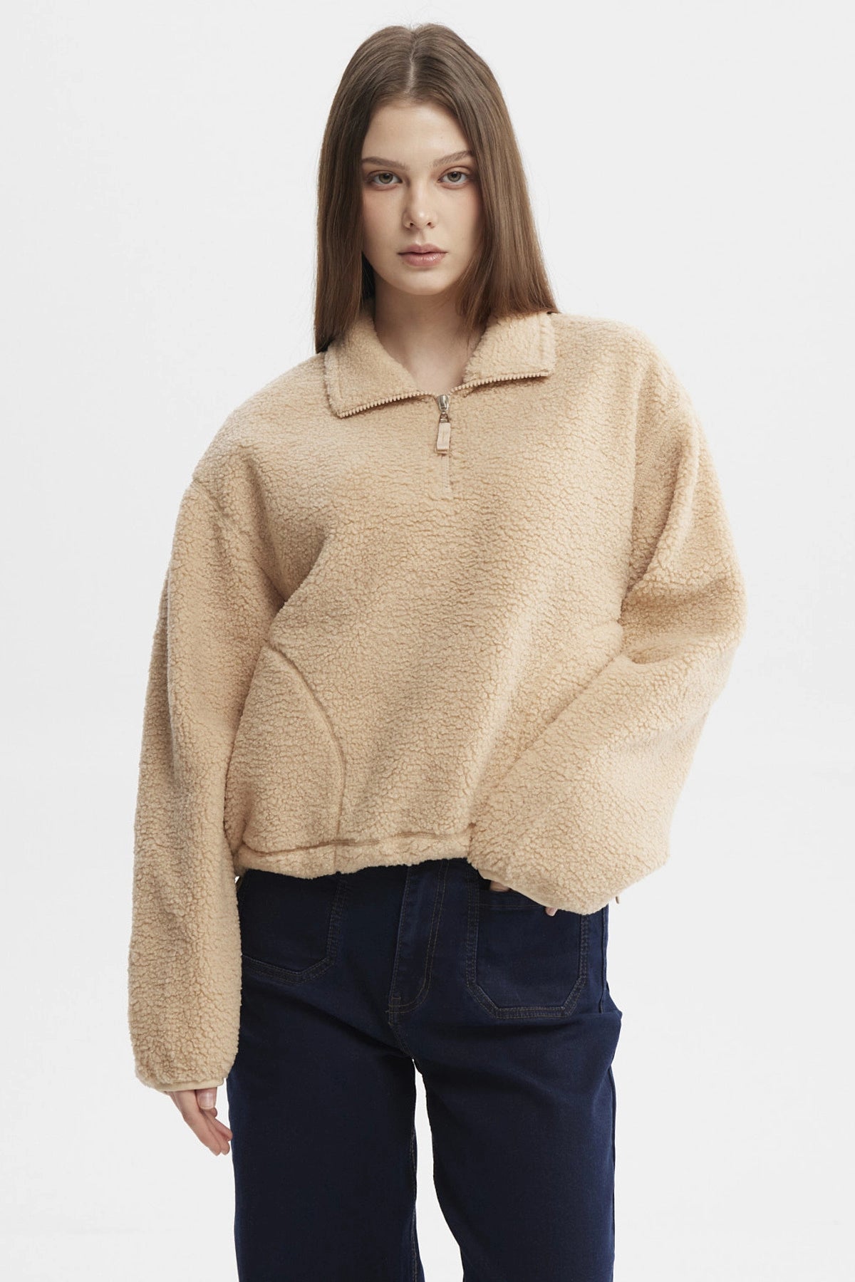 Polar mujer beige con textura corderito y medio cierre sin estampa lisa ideal para el invierno