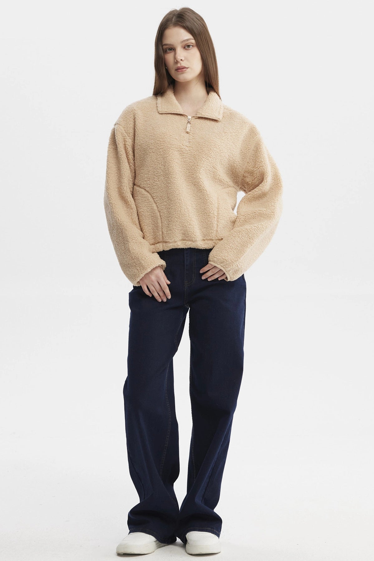 Polar mujer beige con textura corderito y medio cierre sin estampa lisa ideal para el invierno