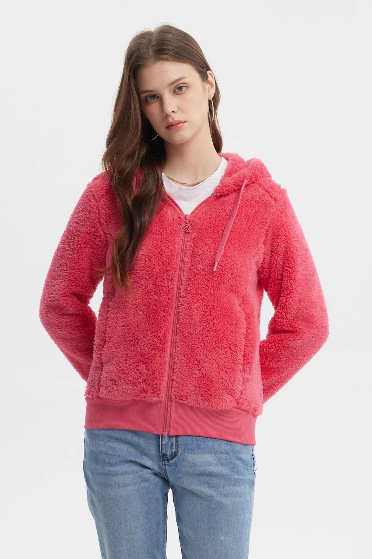 Polar mujer fucsia con capucha y cierre completo textura peluda lisa casual