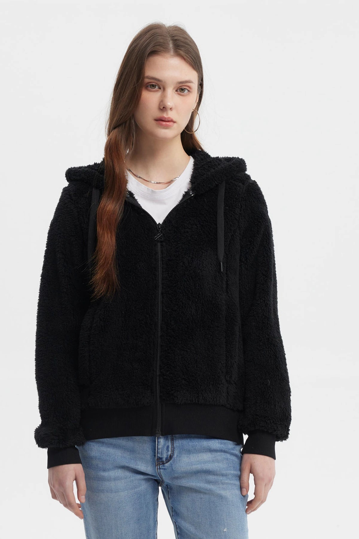Polar negro para mujer con capucha textura peluda sin estampa diseño liso ideal para el frío estilo casual