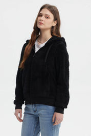 Polar negro para mujer con capucha textura peluda sin estampa diseño liso ideal para el frío estilo casual