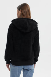 Polar negro para mujer con capucha textura peluda sin estampa diseño liso ideal para el frío estilo casual