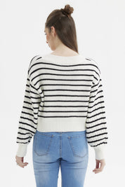 Sweater juvenil blanco con negro de rayas horizontales y botones negros en el frente