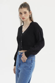 Sweater negro de mujer con diseño juvenil de punto grueso sin estampa ideal para días fríos y casuales