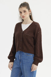 Sweater café oscuro para mujer con diseño de trenzas y botones al frente estilo juvenil sin estampa visible