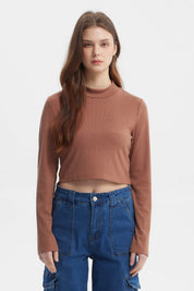 Polera mujer rib camel de manga larga y cuello alto estilo ajustado prenda lisa color camel sin estampa