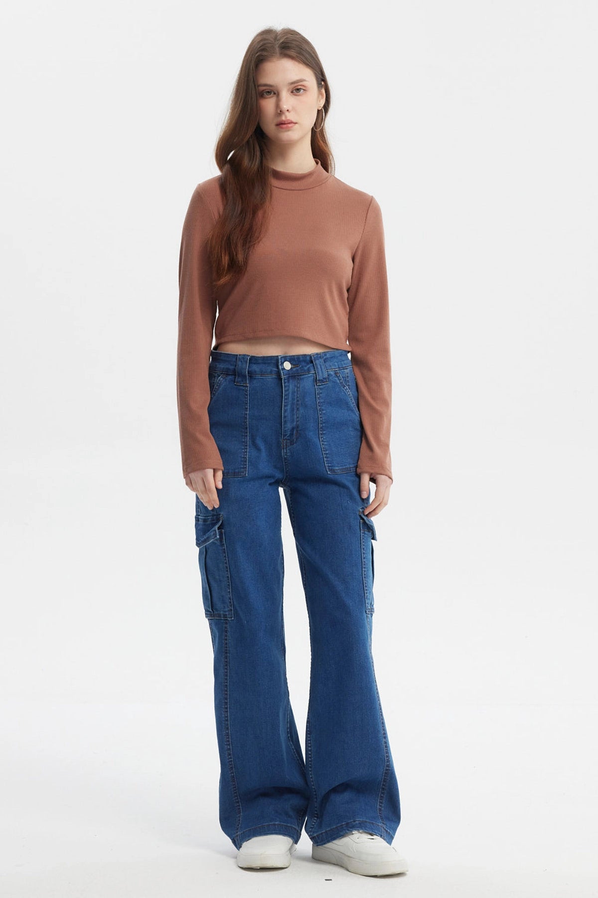 Polera mujer rib camel de manga larga y cuello alto estilo ajustado prenda lisa color camel sin estampa