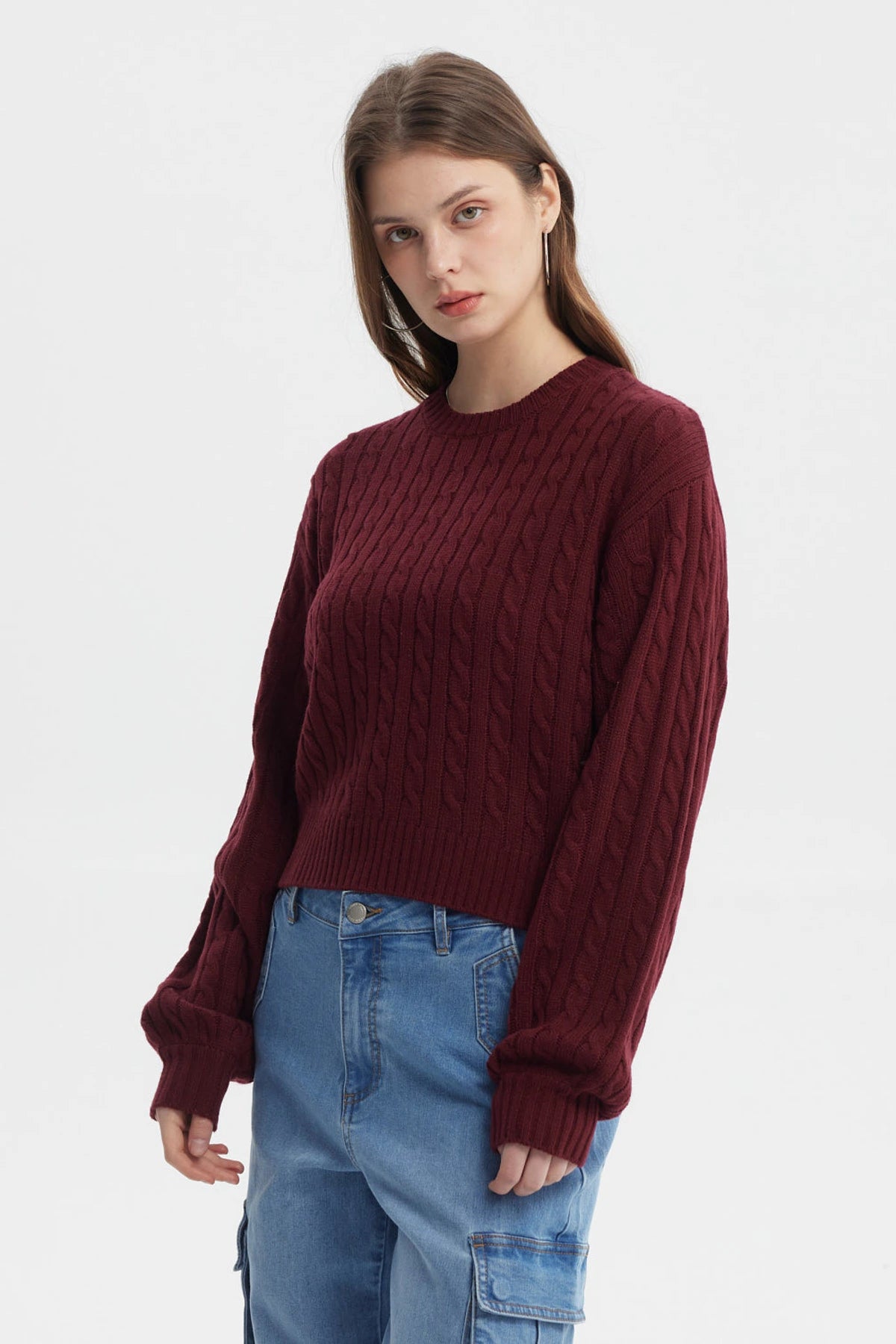Sweater juvenil rojo tejido con patrón de trenzas verticales sin estampa diseño clásico y cómodo para invierno