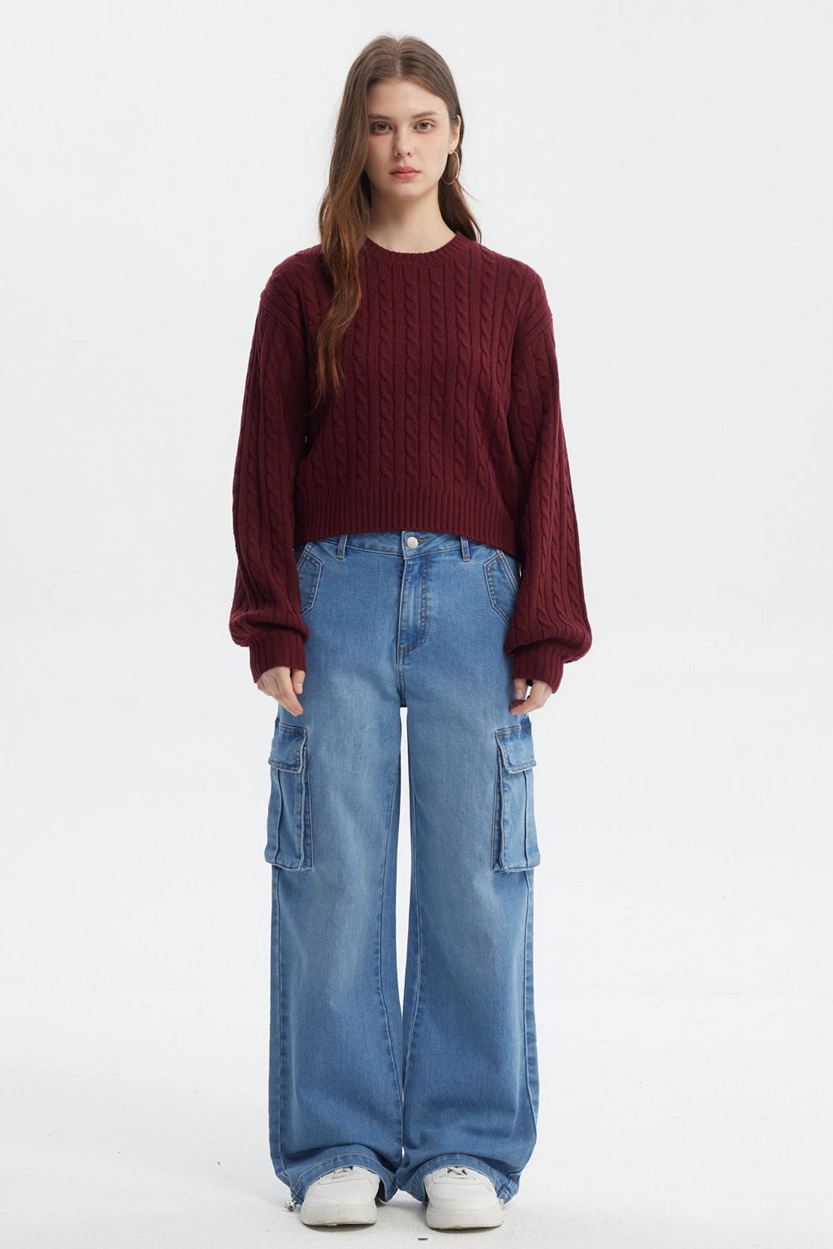 Sweater juvenil rojo tejido con patrón de trenzas verticales sin estampa diseño clásico y cómodo para invierno