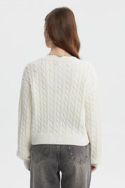 Sweater mujer crudo cuello V con diseño de trenzas en toda la prenda lisa estilo casual