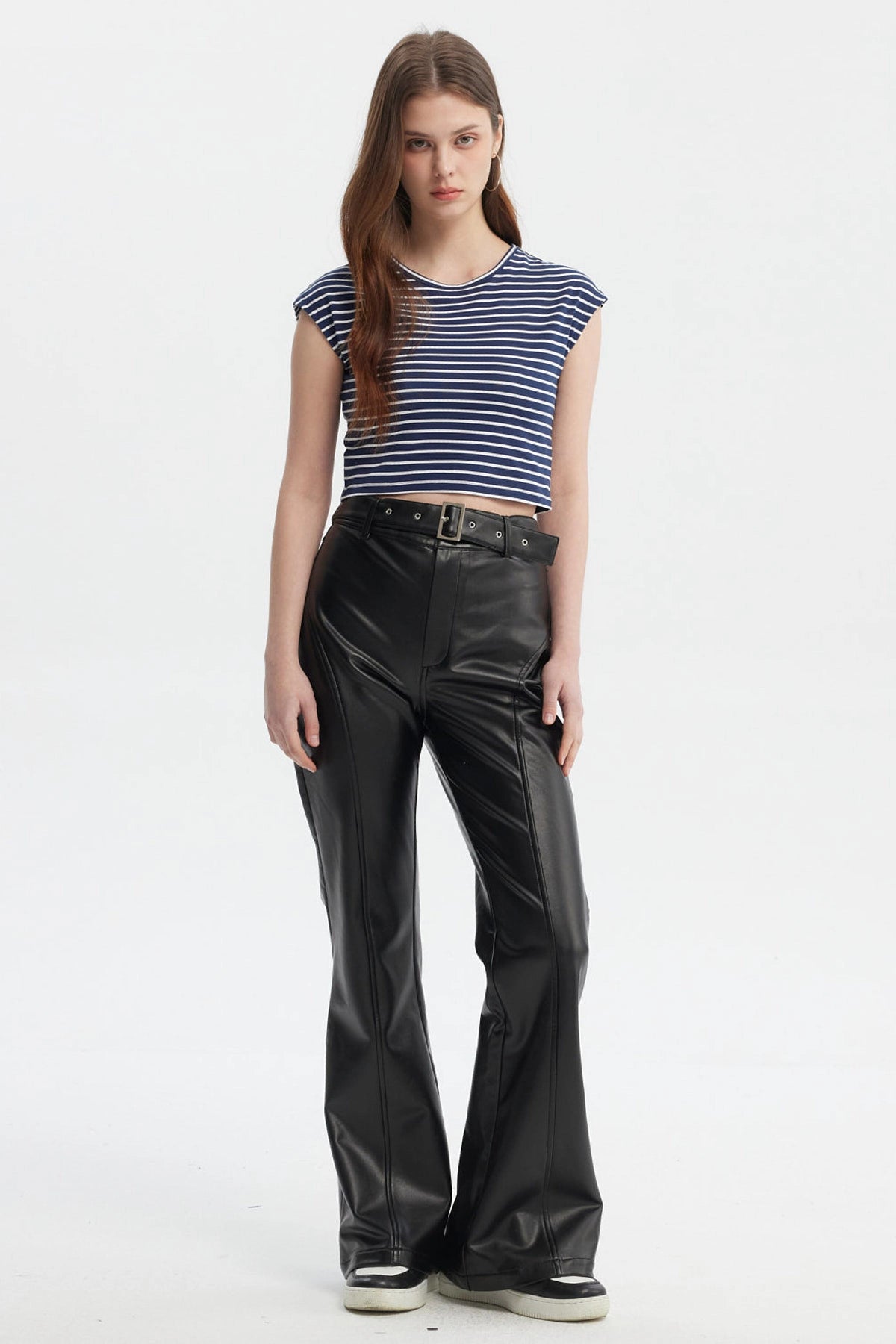 Pantalón Mujer Flare Efecto Cuero Negro