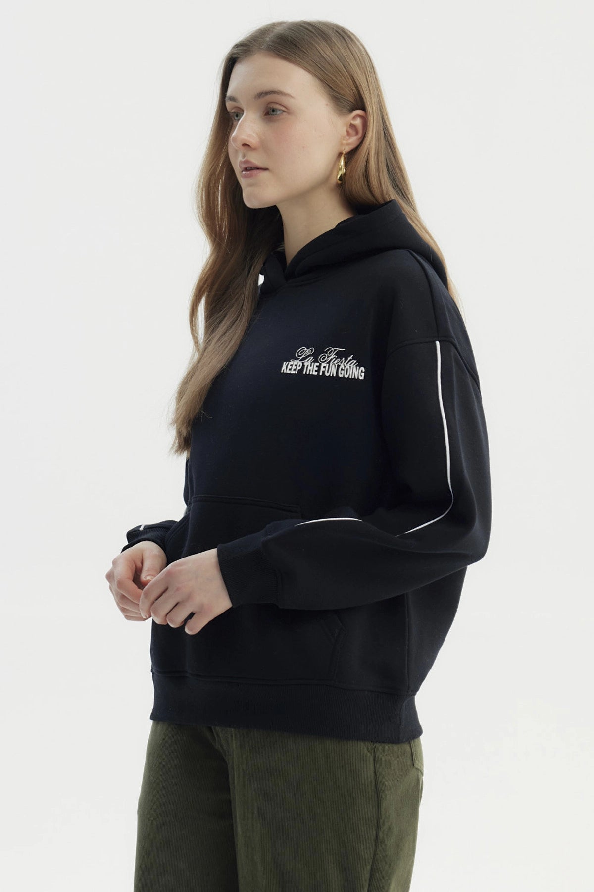 Polerón Mujer Canguro Print Negro
