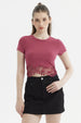 Polera mujer magenta con basta de encaje floral transparente en el dobladillo sin estampa lisa