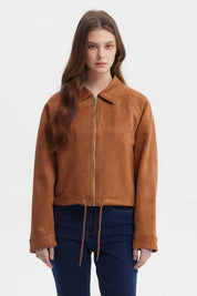 Chaqueta slim camel para mujer con cuello camisero y cierre frontal lisa sin estampa