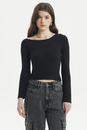 Sweater ajustado negro de mujer sin estampa de manga larga con cuello asimétrico tejido visible estilo casual