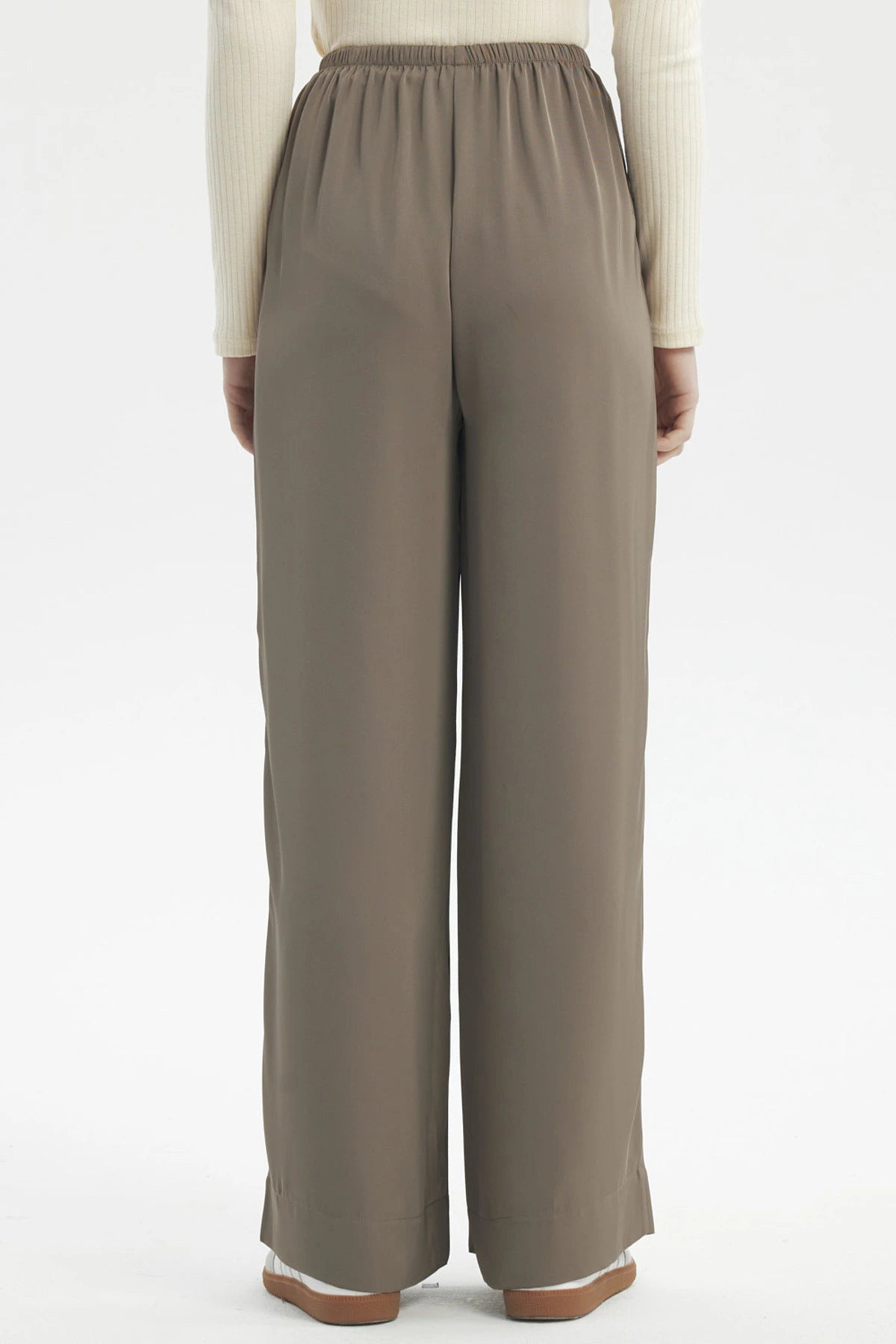 Pantalón mujer holgado verde militar claro con cordón ajustable en la cintura prenda lisa estilo relajado y versátil