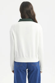 Polerón mujer slim crudo con cuello verde y estampa central MIAMI Sunny Day Charming Town en letras grandes estilo casual