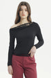 Polera mujer negro ajustado con encaje en escote estilo elegante sin estampa visible