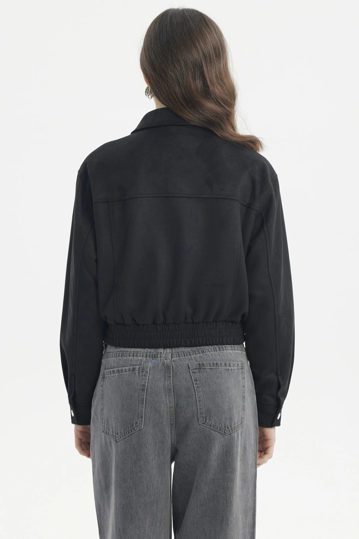 Chaqueta bomber de gamuza negra para mujer con diseño liso cierre frontal y puños elásticos estilo casual