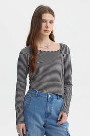 Polera asimétrica de rayas negras con escote cuadrado manga larga diseño ajustado sin estampa lisa