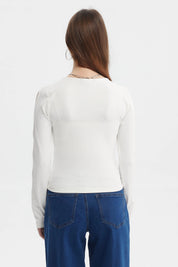 Polera mujer crudo de mangas largas caladas sin estampa diseño liso elegante y moderno