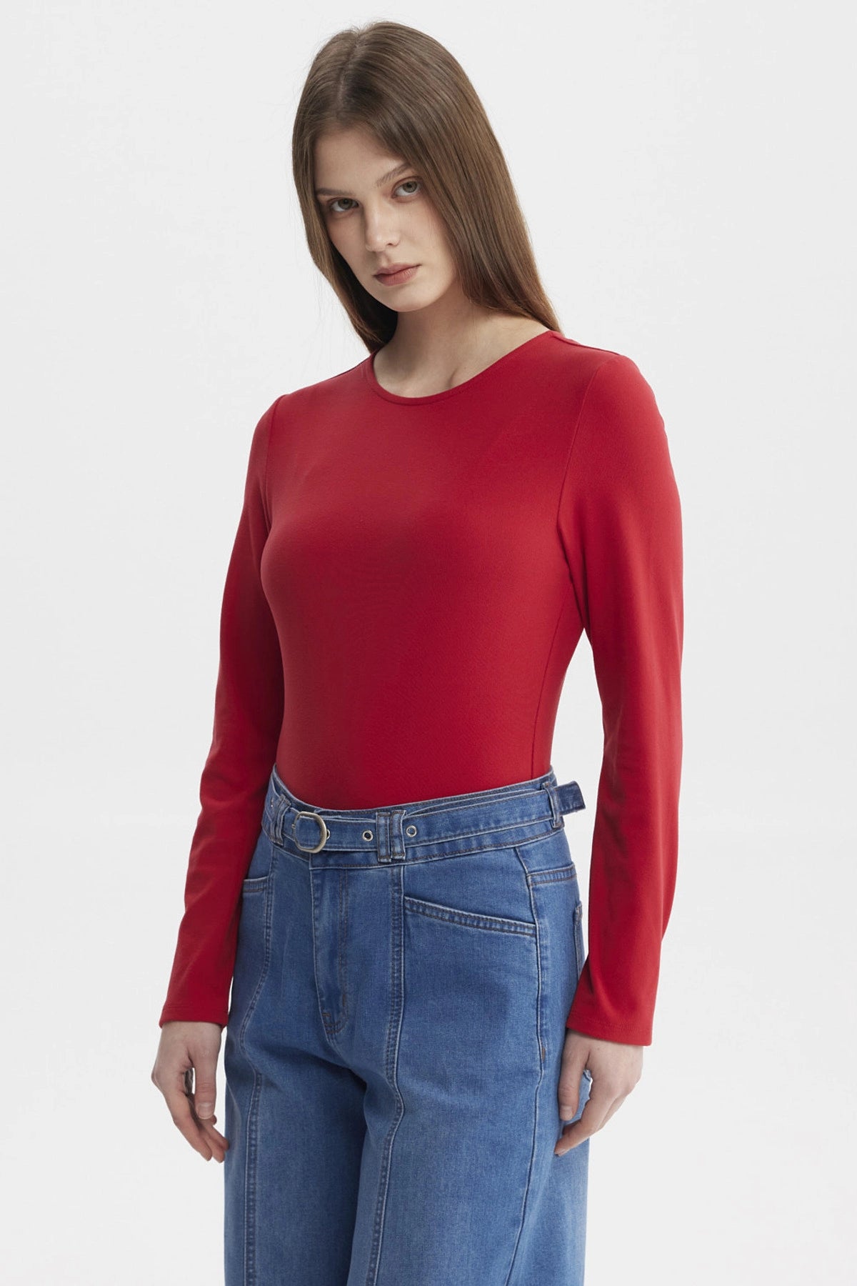 Polera mujer body rojo de manga larga lisa sin estampa ideal para un look casual elegante y versátil