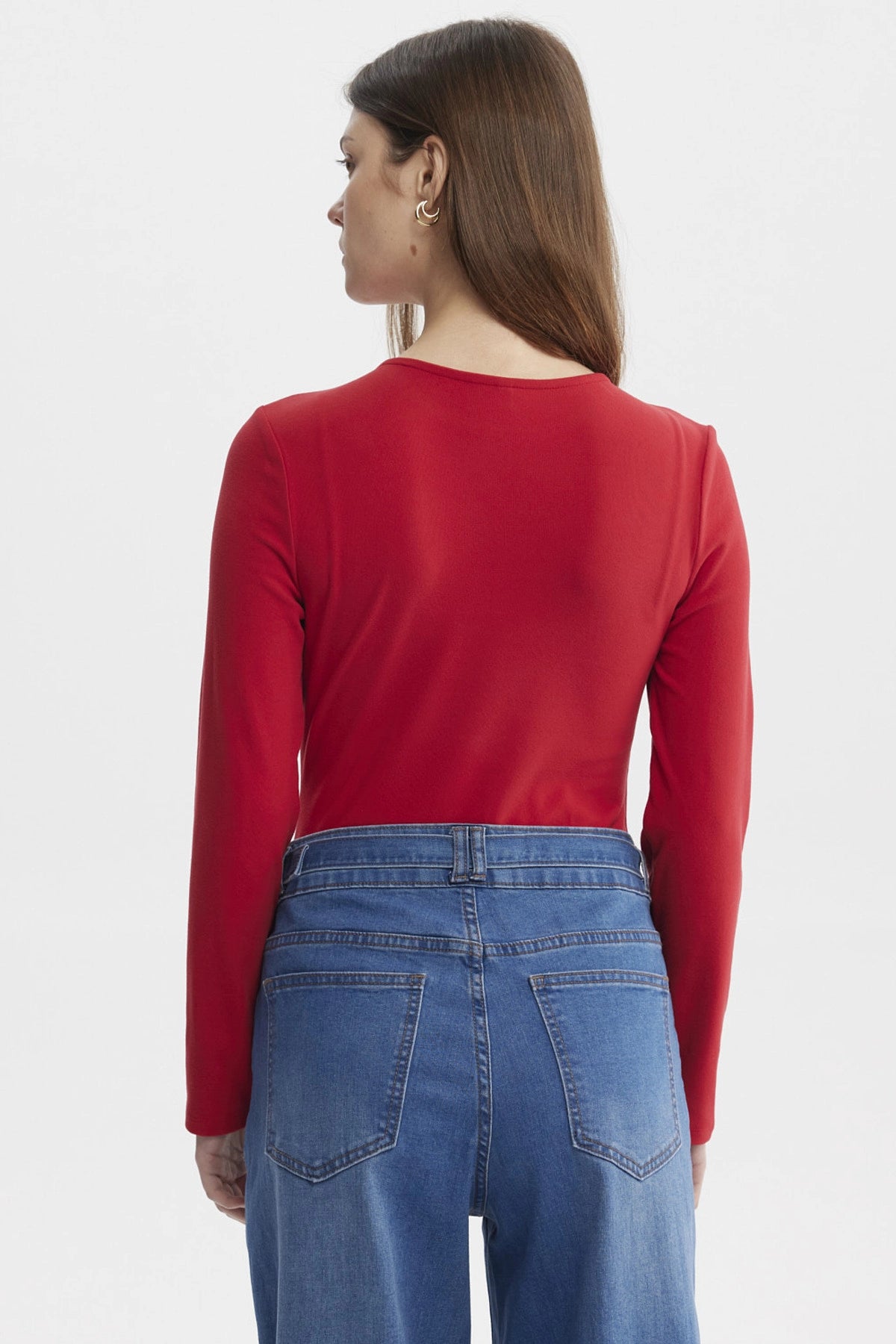 Polera mujer body rojo de manga larga lisa sin estampa ideal para un look casual elegante y versátil