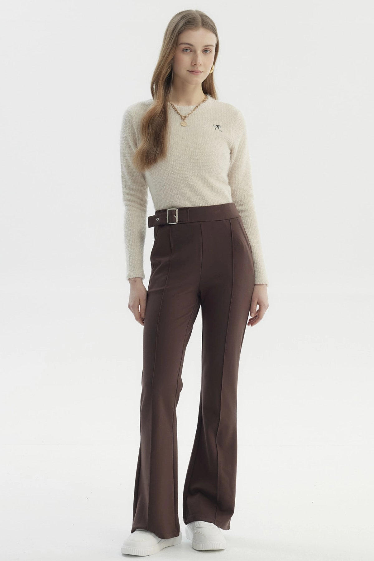 Pantalón Mujer Aplicación Hebilla Chocolate