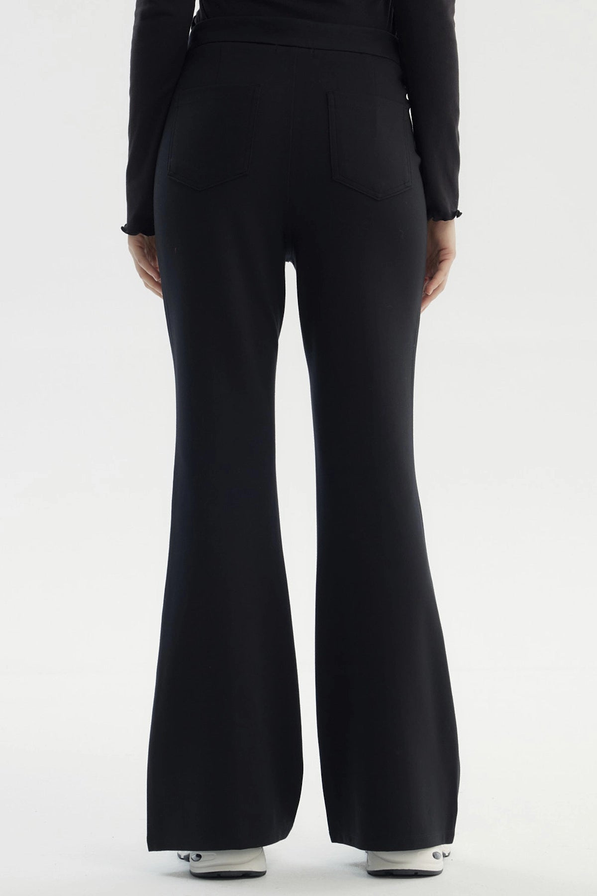 Pantalón Mujer Flare Cinturón Negro